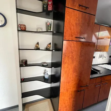 2-zimmer Im Dg Eines Zweifamilienhauses *